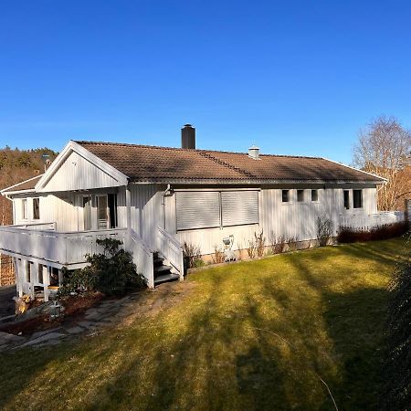 Beautiful 5-Bed Villa In Mandal Exteriér fotografie