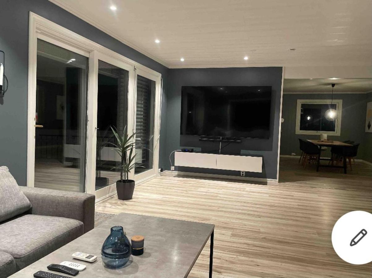 Beautiful 5-Bed Villa In Mandal Exteriér fotografie